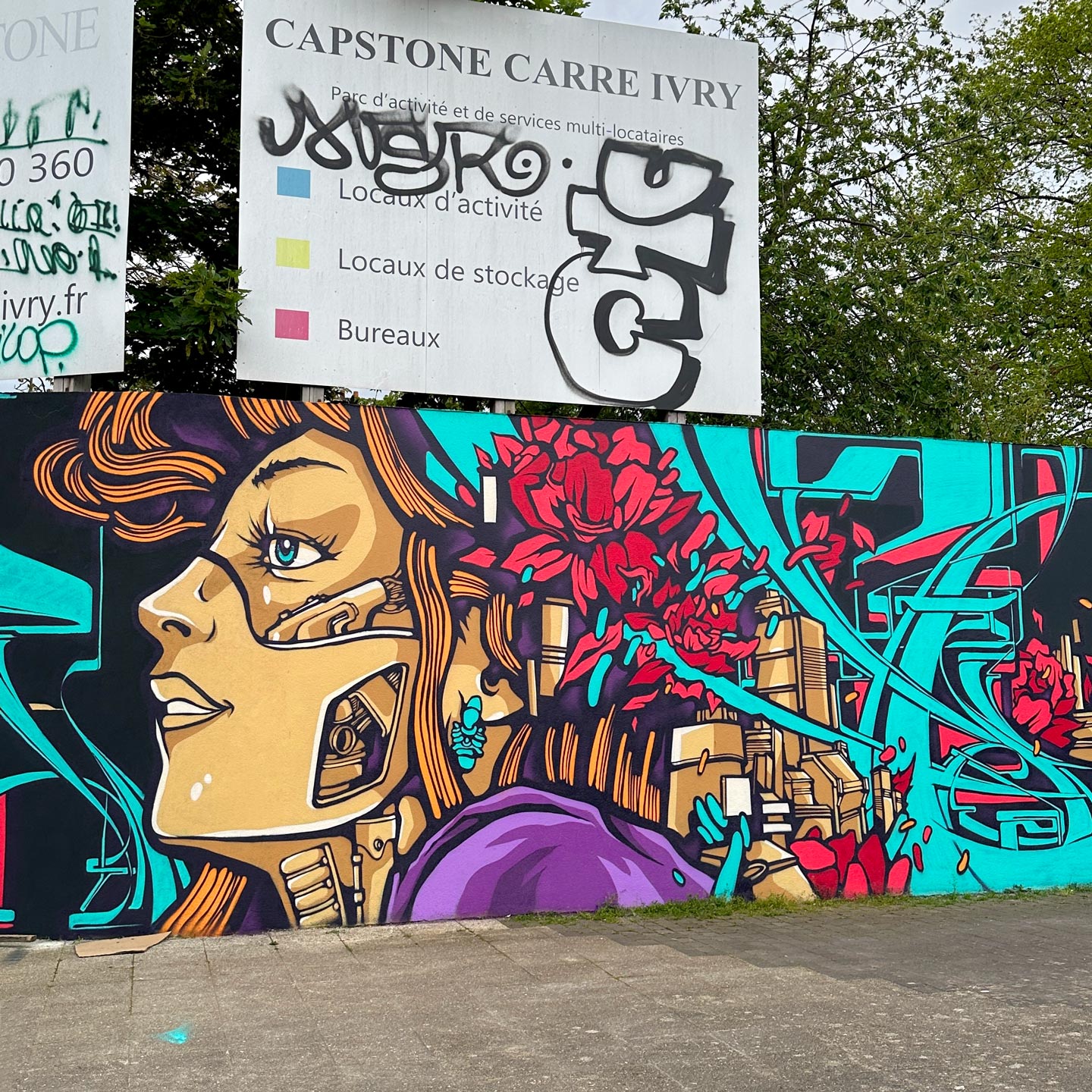 Street Art Mural at Capstone Ivry made by Esty and Kanos